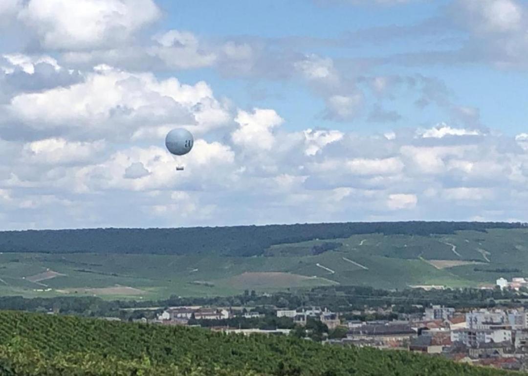 Dans Les Vignes D'Epernay Villa Exterior foto